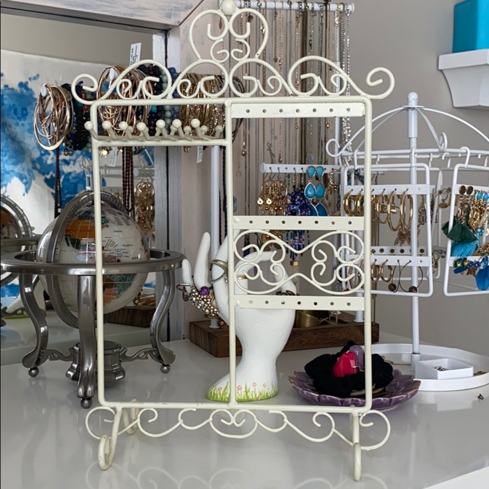 Jewelry holder